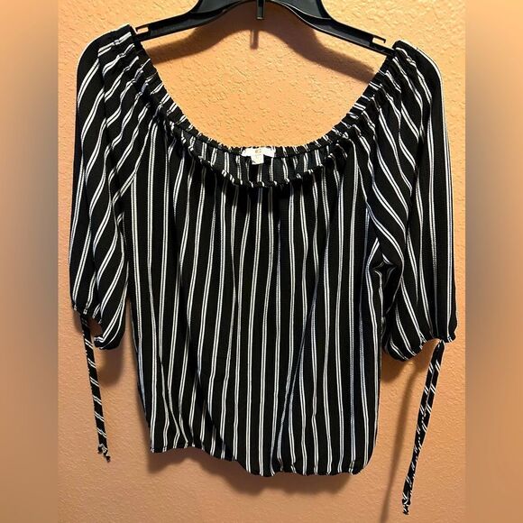 Charming Charlie Black and white striped top - Picture 1 of 8